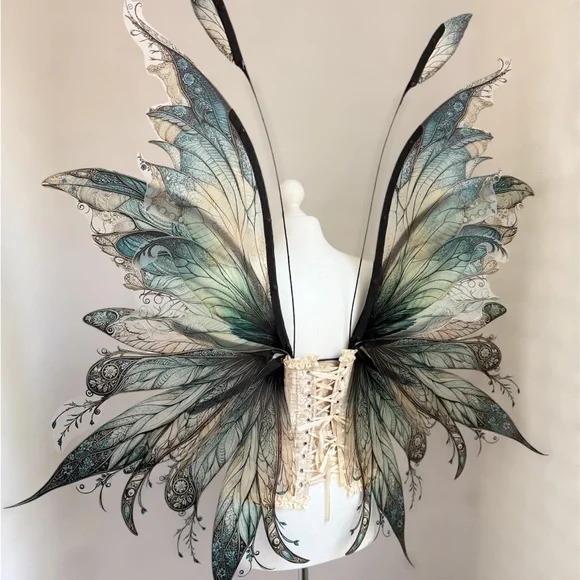 Fantasy Fairy Wings Costume - Picture 4 of 7
